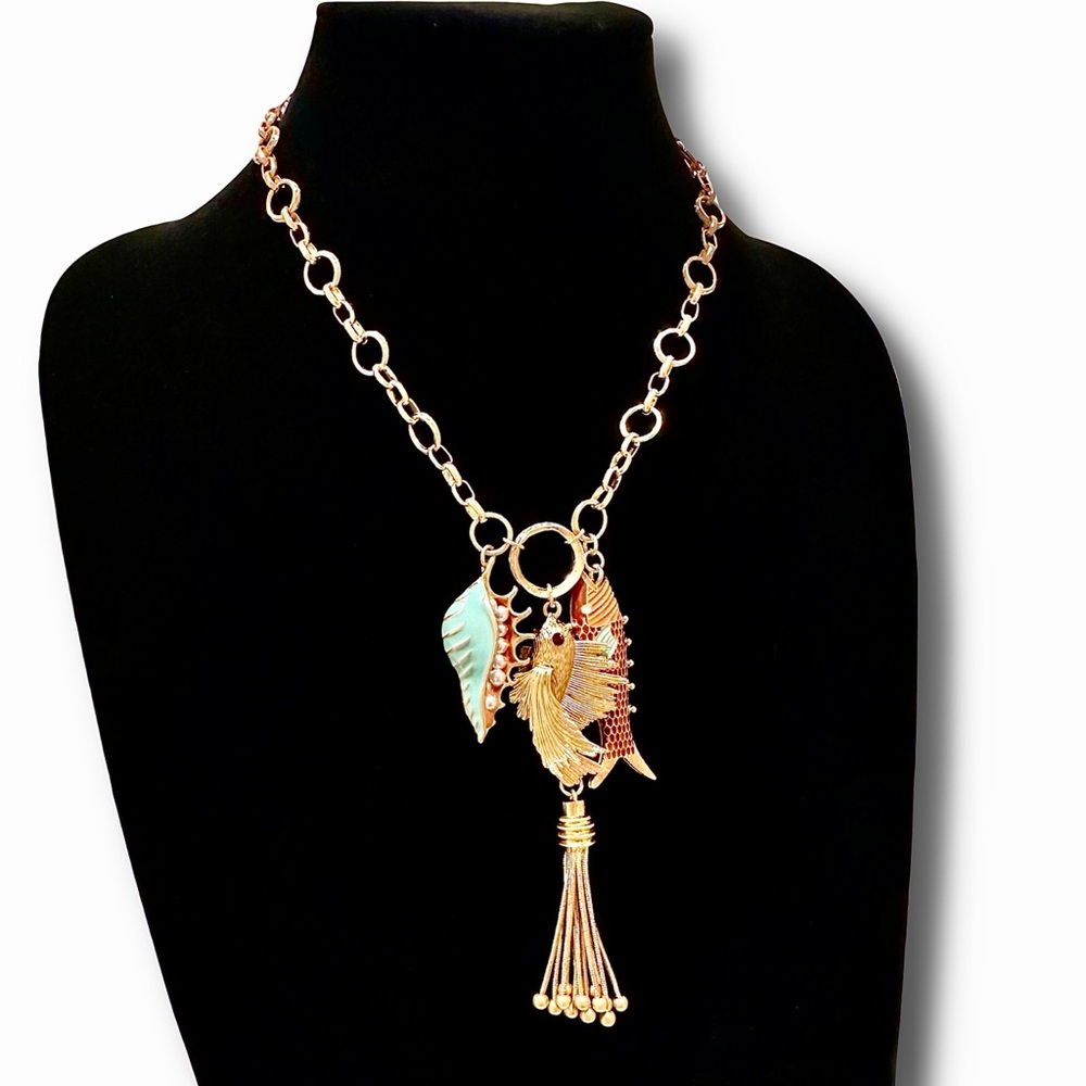 ZARA Gold Tone Seascape Enamel Fish & Shell Toggle Necklace w pearl Accents NEW - Picture 4 of 10